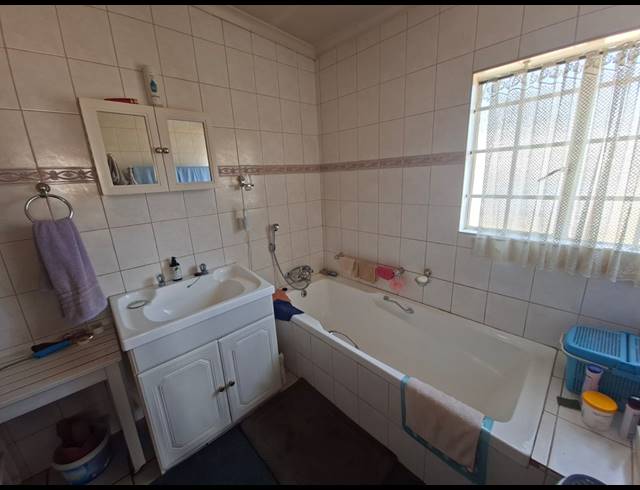 3 BEDROOM HOUSE FOR SALE IN WITFIELD